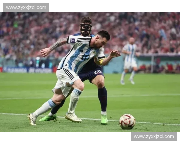 世界杯无锋阵战术演变及其对现代足球攻防格局的新趋势